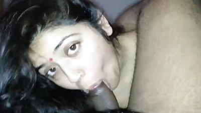 Busty Indian Bhabhi Shalini Sucking Cock - Indians Get Fucked