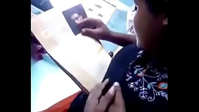 22 hot aunty boobs press