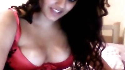 super-hot-girl-bra-show-for-boyfriend-on-webcam.mp4