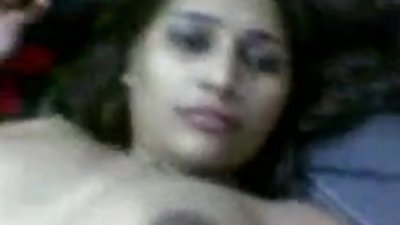 Indian Girl In Red Saree dances n gives blowjob Leaked Video.mp4