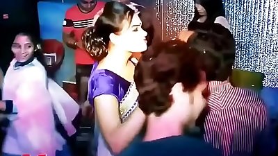 hot bangla aunty dancing in private party