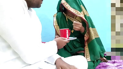 देसी ससुर ने अपने बहु को चाय पीने के बहाने बुलाया और बहु के चुत को फाड़ दिया(क्लीयर ऑडियो)