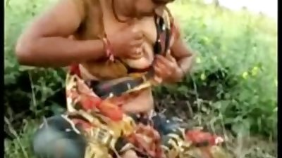 Village aunty fucking in khet