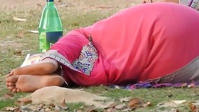 desi hot aunty in park