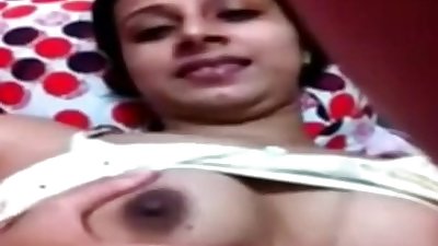 Cute Mature Aunty Making a Video of Herself Getting naughty