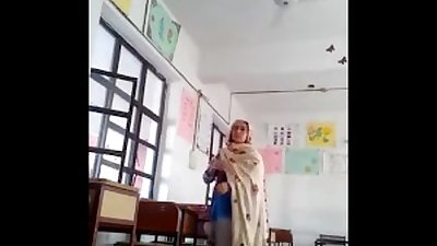 worldfreex - Pakistani Headmaster doing sex with his Young Female Teacher