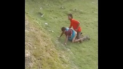 Deshi bhabhi sex outdoor be dewar ! Bhabhi ki chudai khet me
