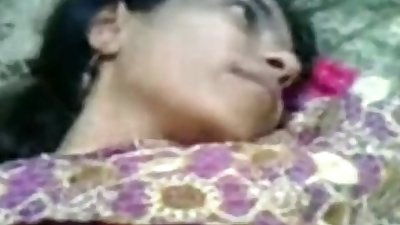 Desi clean shaved pussy cousin bahan sex video