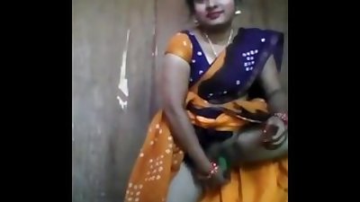 INDIAN BEAUTIFUL BHABHI INSERTING Cucumber IN HER PUSSY