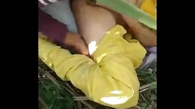 indian outdoor aunty fucks