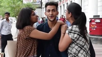 Hot Indian Kiss Video Never Miss Just Watach